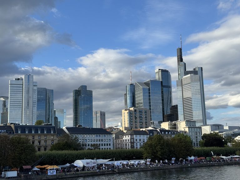 Treffen Internationales am 5.10.2026